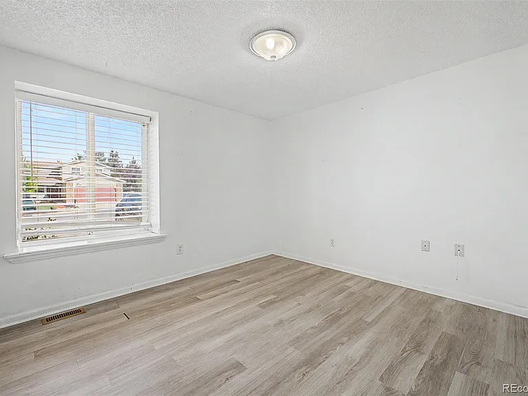 2757 S Salida St — Photo 26