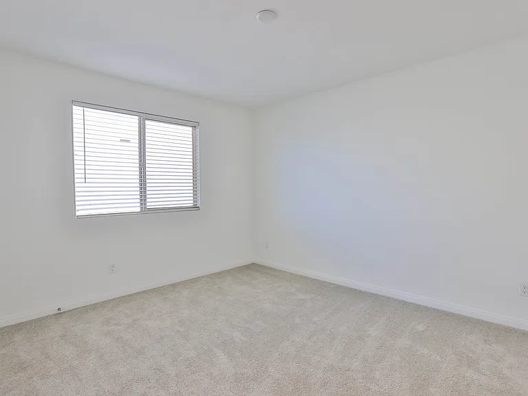 4551 Highland Ave — Photo 41