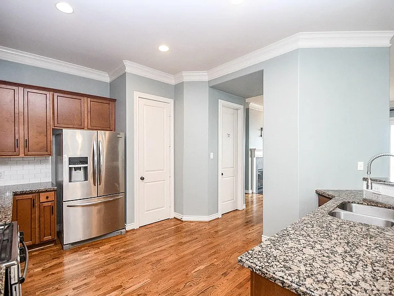 2222 Hilshire Lake Dr — Photo 14