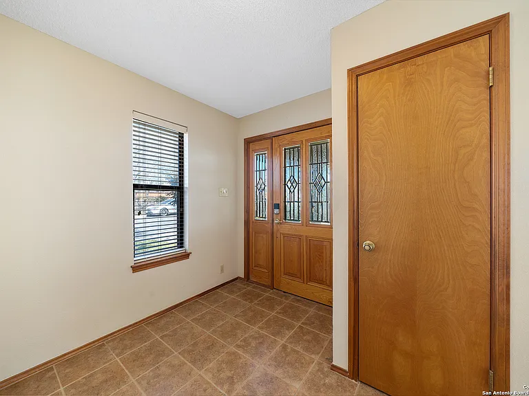 1504 Circle Oak Dr — Photo 14