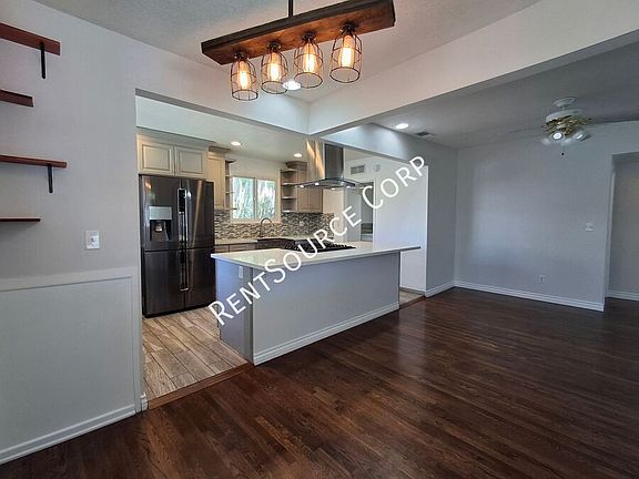5th image of 10059 McLennan Ave