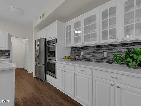 3rd image of 11422 N Cameron Ct
