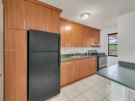 5th image of 4081 N Dixie Hwy APT 27