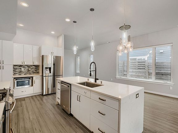 3rd image of 4736 25th Ave SW