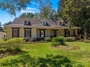 914 Beau Chene Dr, Mandeville, LA 70471