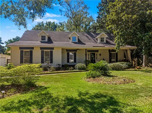 914 Beau Chene Dr, Mandeville, LA 70471
