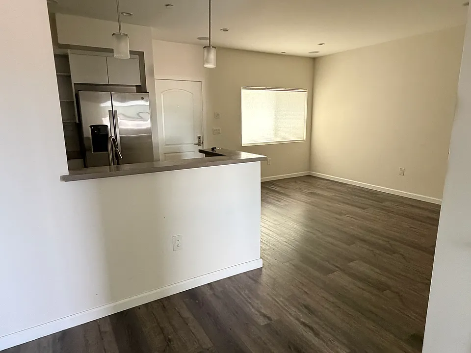 22769 Del Valle St #302
