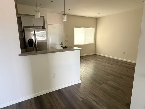 22769 Del Valle St #302, Woodland Hills, CA 91364