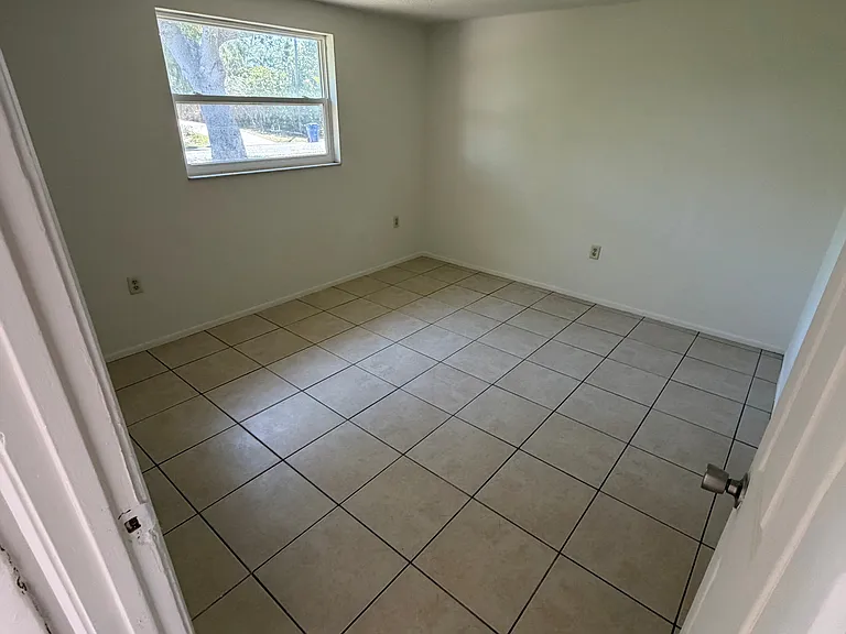 604 Poinciana Rd — Photo 5
