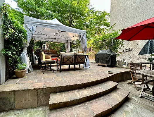 Rented by Bohemia Realty Group | media 12