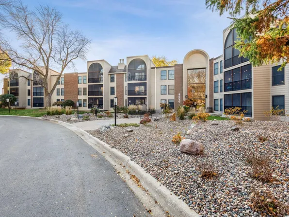 9550 Collegeview Rd APT 129, Bloomington, MN 55437