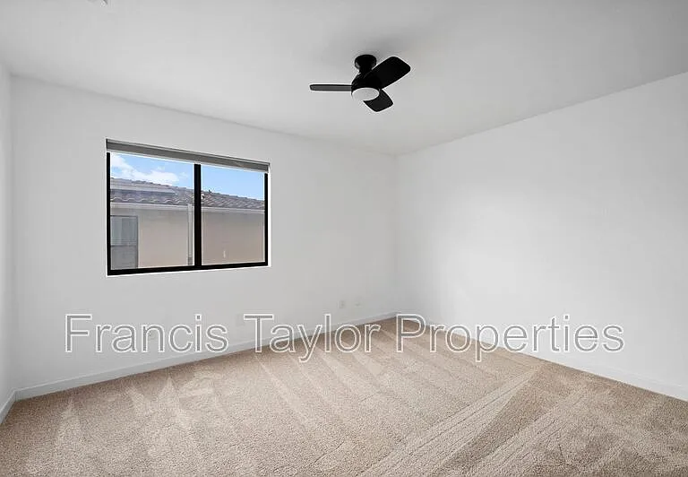 1080 Circle Dr — Photo 22