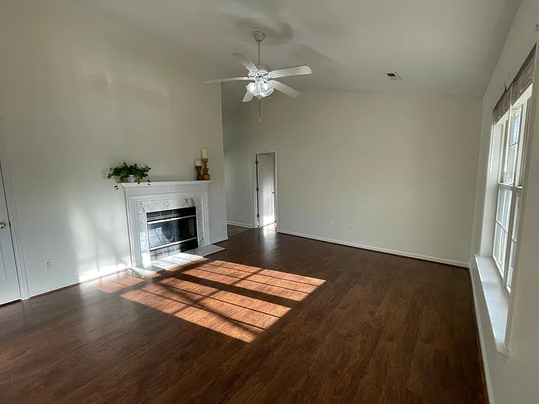 601 Groveton Trl — Photo 3