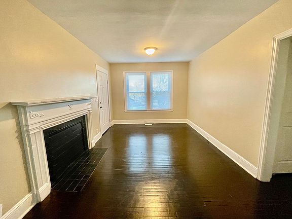 4th image of 2611 Columbus Cir