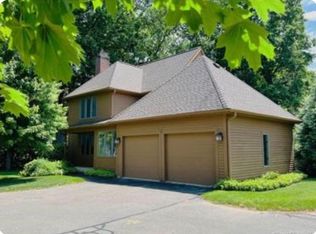 46 Macintosh Ln #46, Glastonbury, CT 06033