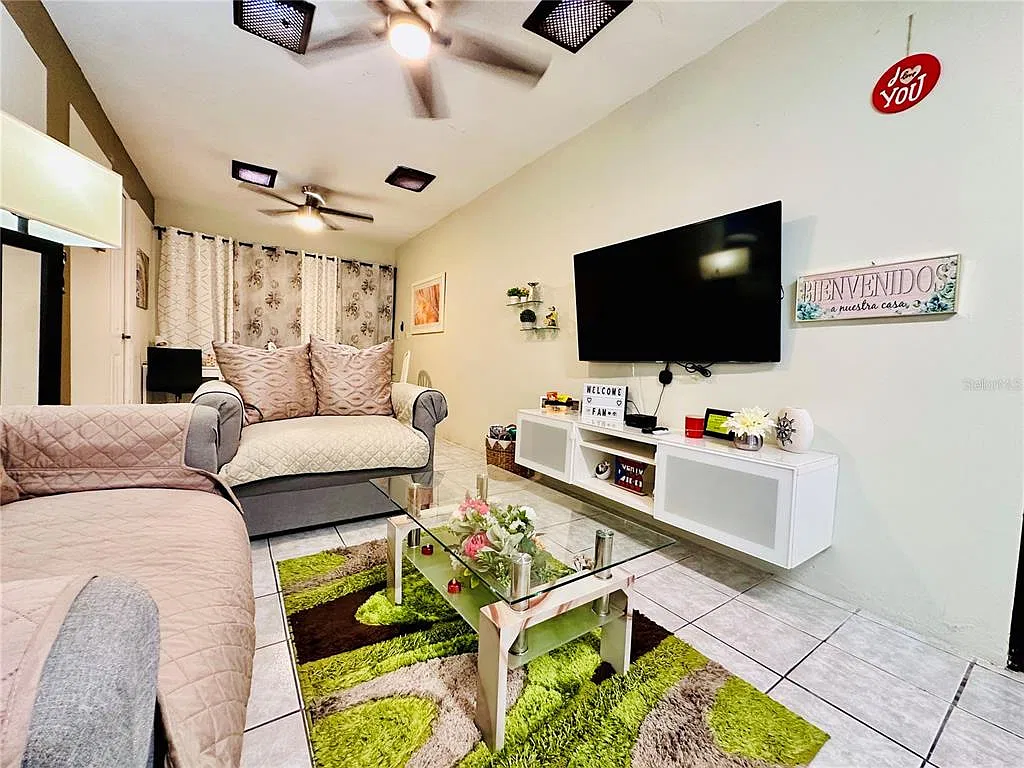 1 bed, 1.0 bath, 703 sqft, $1,000 — Photo 2