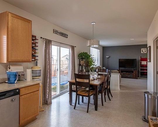 5th image of 3262 Meadowbrook Pl