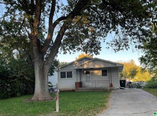 2838 S Palmetto St, Sioux City, IA 51106
