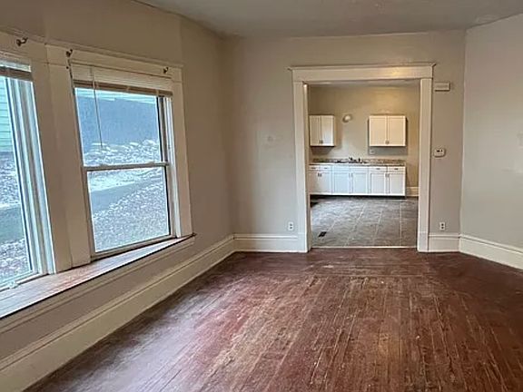 2nd image of 765 Clancy Ave NE #2