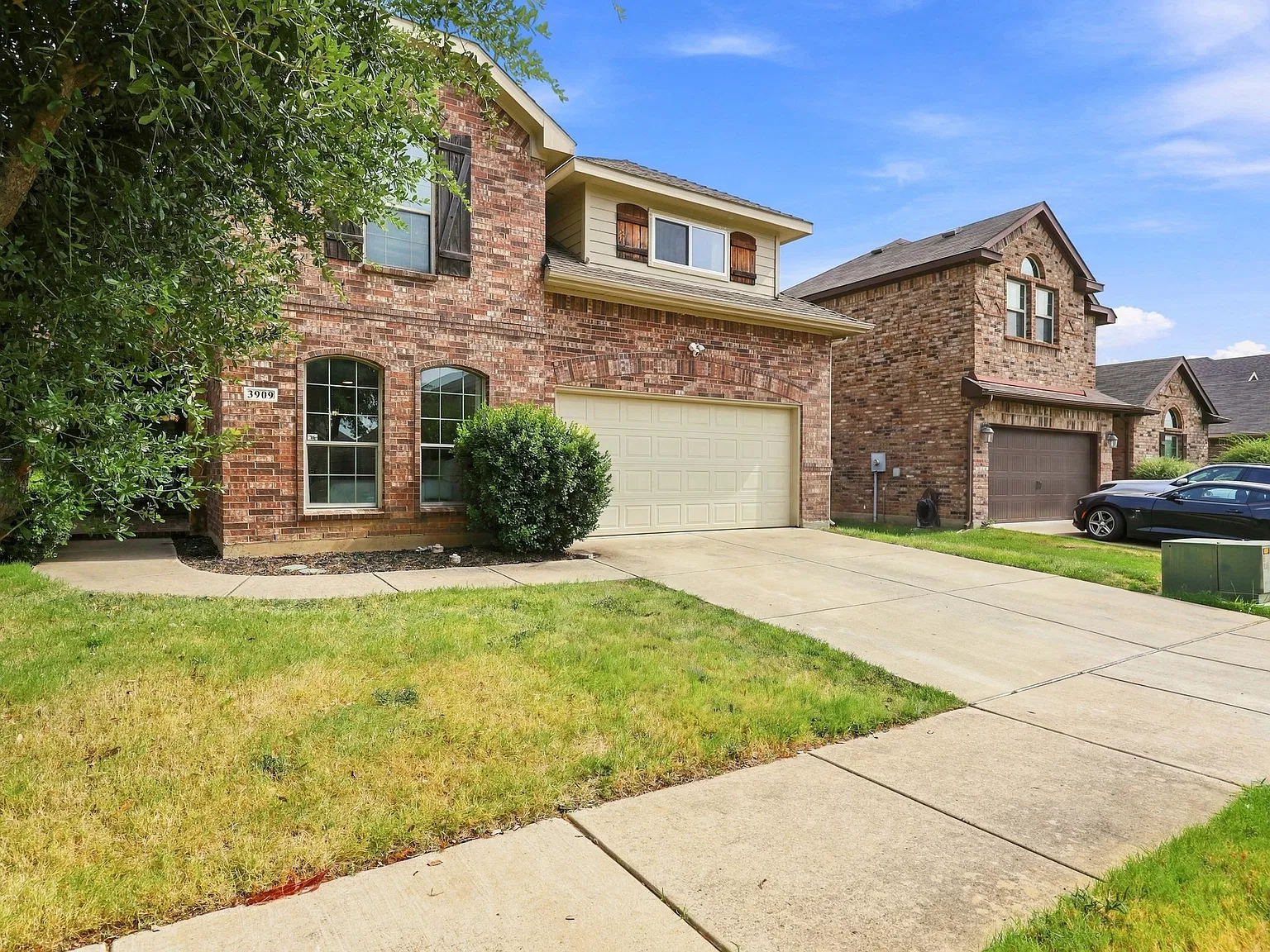 5 bed, 3640 sqft, $3,450 — Photo 2