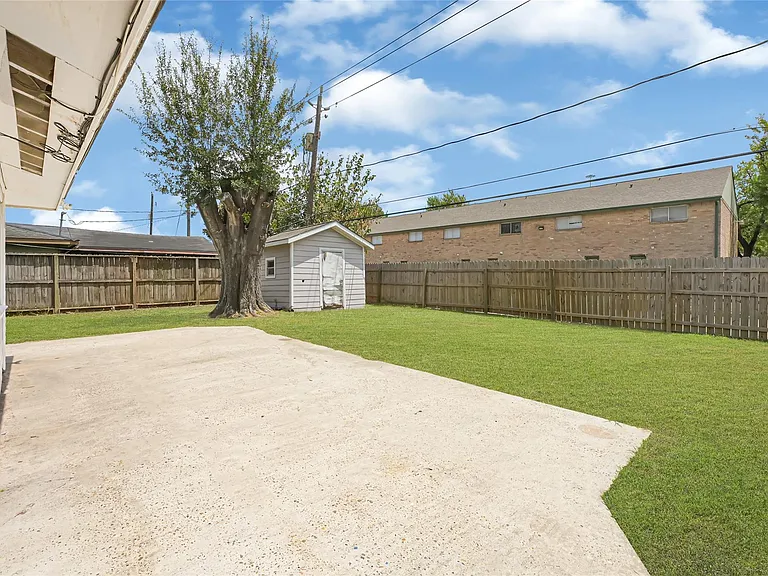3816 Newton Dr — Photo 20