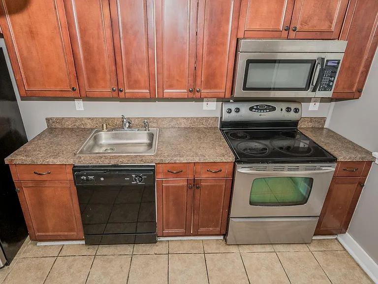 916 N Augusta Ave — Photo 5