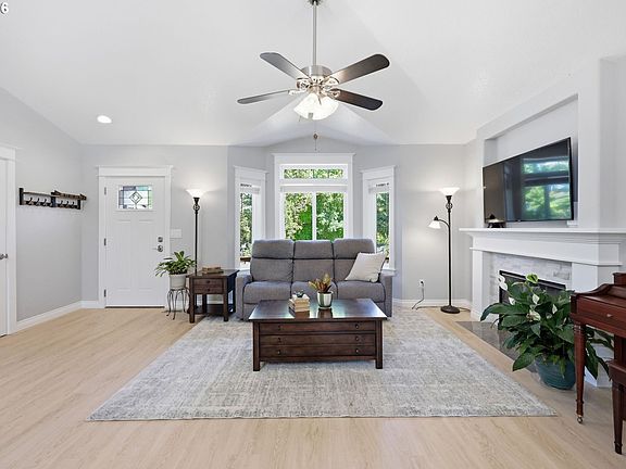2nd image of 2665 NE 3rd Ct