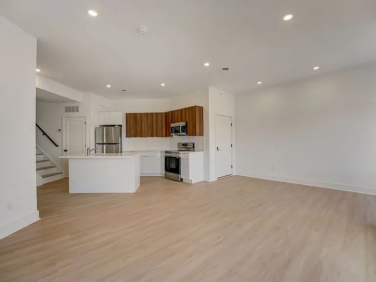 Nova Commons - 4200 Landcaster Ave — Photo 6