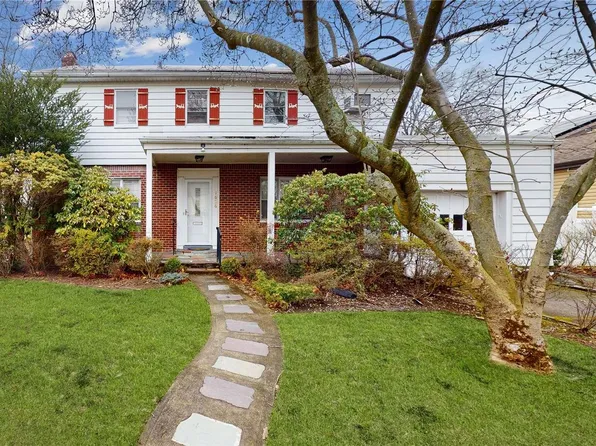 1626 Ridgeway Drive, Hewlett, NY 11557