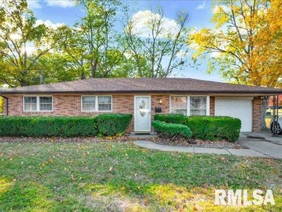 4011 N Sterling Ave, Peoria, IL, 61615