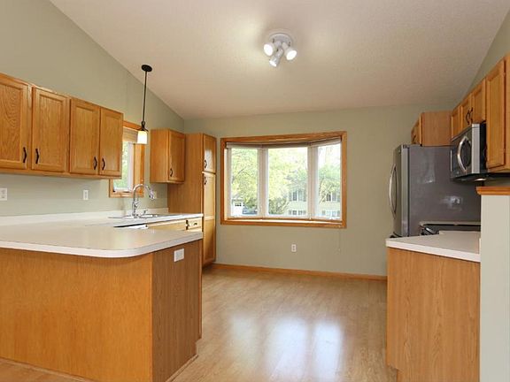 5th image of 1356 Woodlawn Cir