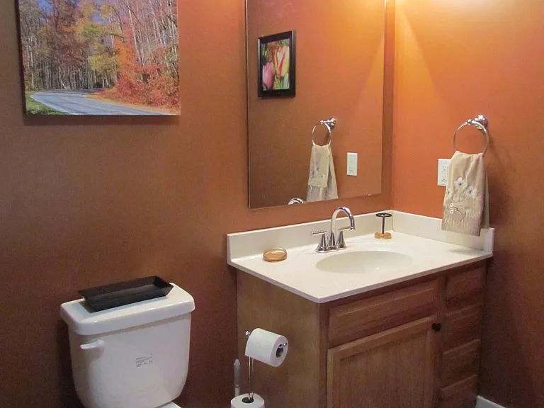 Constitution Ct — Photo 21