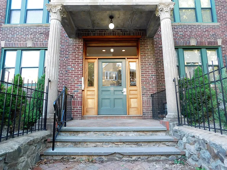 32 Dennison St #6 — Photo 1