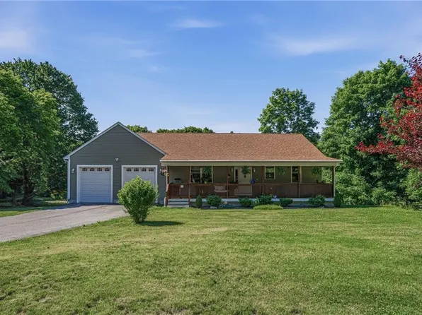 585 East Ave, Burrillville, RI 02830