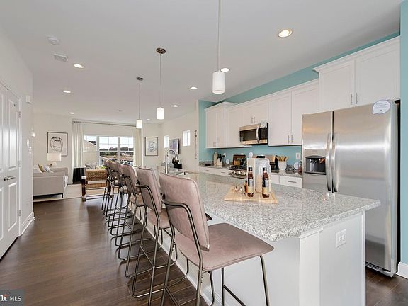 3rd image of 36007 Auburn Way