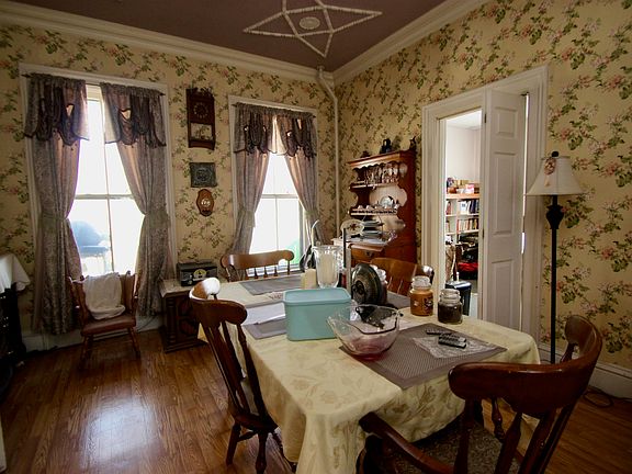 4th image of 28 Carver Street