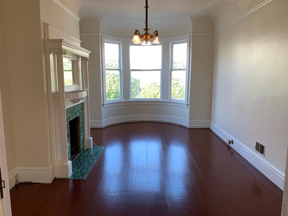 Formal living room looking out to Washington Street