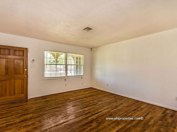 3rd image of 3742 Quenby Dr