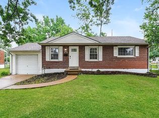825 Teurville Dr, Saint Louis, MO 63137