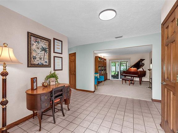 2nd image of 2421 OAK LANDING DRIVE