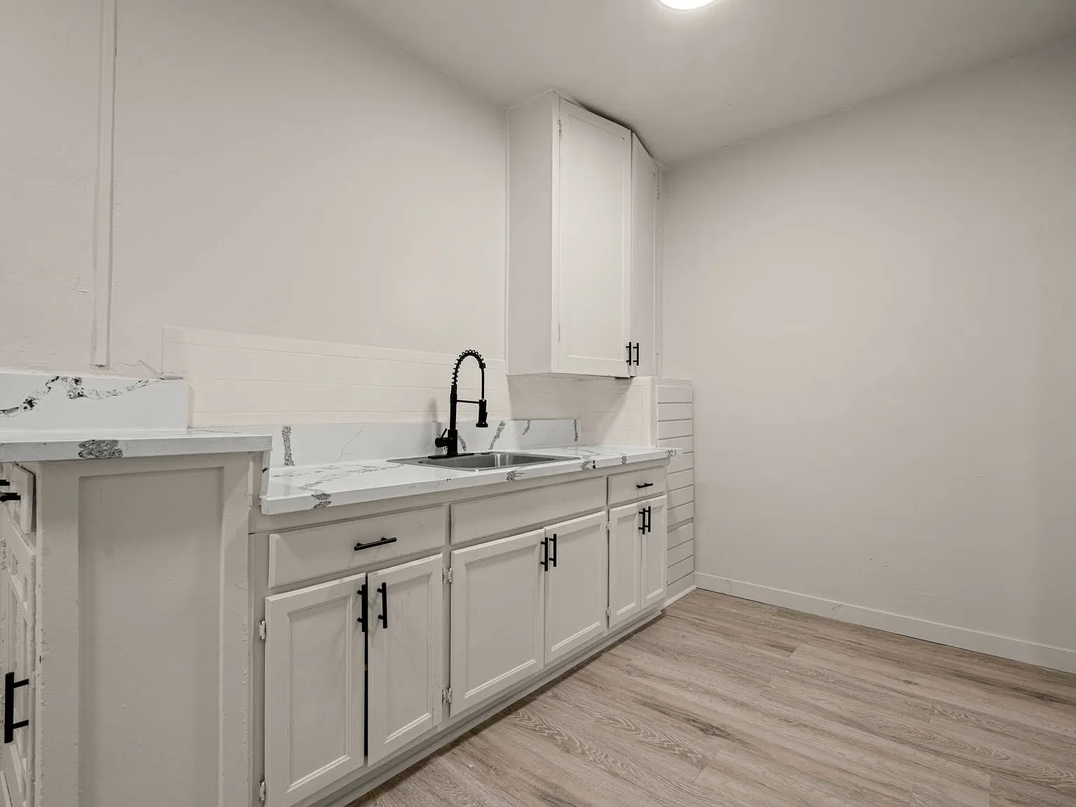 732 S Normandie — Photo 1