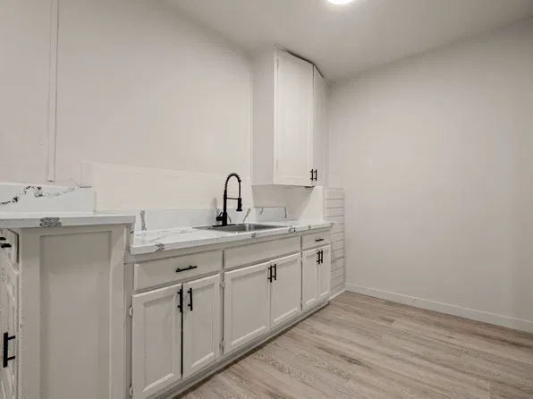 732 S Normandie, 732 S Normandie Ave #C38f6fea9, Los Angeles, CA 90005