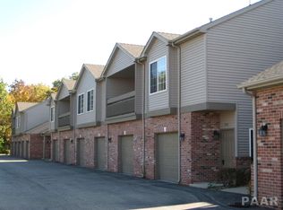 4517 N Tallgrass Ln, Peoria, IL 61615