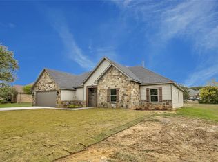 236 Colt Dr, Lake Kiowa, TX 76240