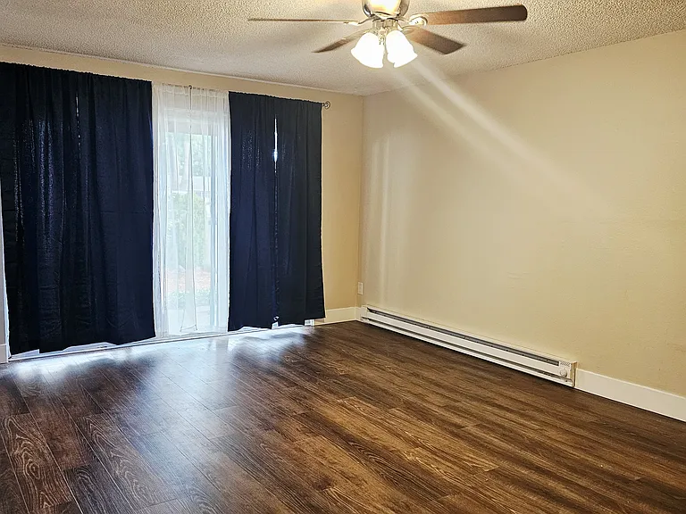 1561 N Manzanita St — Photo 1