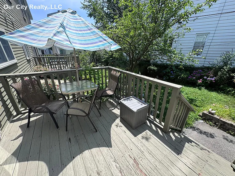 386 Medford St — Photo 15