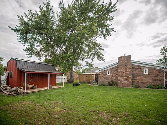 5th image of 4044 Triple Crown Dr