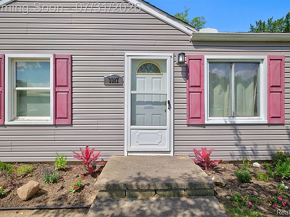 2nd image of 3387 Curwood St