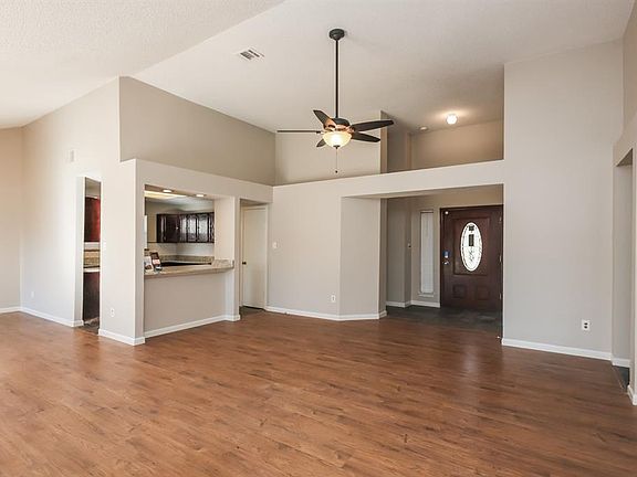 4th image of 2509 Slaton Dr