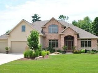 2111 N Gate Rd, Green Bay, WI 54313